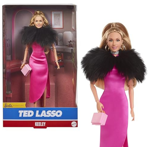 BARBIE Keeley Jones - Sammelpuppe inspiriert von Ted Lasso, knallpinkes Midi-Seidenkleid, goldene High Heels, schwarzer Umhang, goldene Creolen, pinkfarbene Handtasche, für Kinder ab 3 Jahren, HJW92