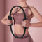 Generisch Pilates Ring Fitness Trainer Yoga Übung Fitness Magic Circle Ausrüstung mit doppelten gepolsterten Griffen für Arme Beine Toning Innere Oberschenkel Workout Core Abnehmen (Schwarz)