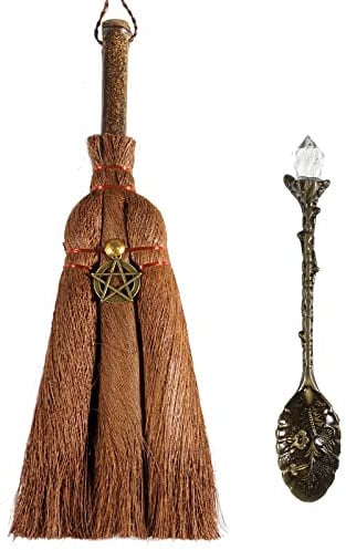 Soulnioi Escoba de Altar de Bruja de 9.4 Pulgadas, Pentagrama en Miniatura, Cepillo Wicca para Ceremonias mágicas, Ritual Wiccan de Halloween y cucharas de café Retro, cucharas de Helado talladas