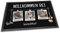 PfotenSchild Fußmatte mit Spruch - Willkommen bei - mit Wunschfotos und Wunschnamen der Haustiere - Geschenkidee für Haustierbesitzer - DREI Tiere - 60 x 40 cm