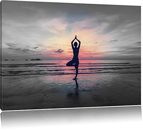 Pixxprint Yoga am Strand B&W Detail, Größe: 100x70cm, Leinwandbild, fertig gespannt, Wandbild, Dekoration, Kunstdruck, kein Poster