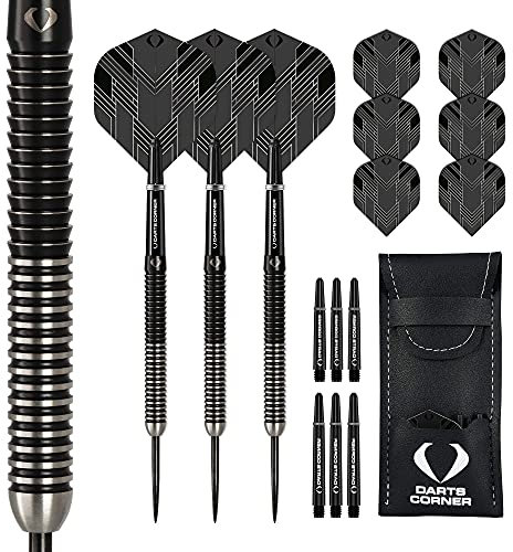 Darts Corner D0791 BlackFin | 26 g Dart-Set mit hochwertigem 90% Wolfram geradem Schaft und Stahlspitze, inklusive 6 Flights, 6 Stiele, Checkout-Karte und Aufbewahrungsetui, M1, Schwarz