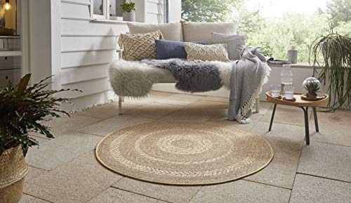 NORTHRUGS In- und Outdoor Teppich Almendro Rund Ø 160 cm – Flachgewebe Sisal-Look Skandi-Design Wetterfest für Balkon Terrasse Wintergarten Küche Badteppich Wohnzimmerteppich Wasserfest in Braun