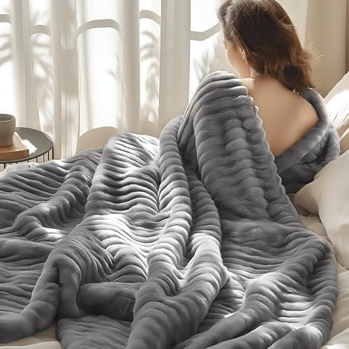 BEDSURE Kuscheldecke Flauschig - Wolldecke & Fleecedecke, Sofadecke, Weiche Warme Grobe Korddecke für Zimmer Deko, Wohn- & Kuscheldecken, Tagesdecke, Grau, 150 x 200 cm