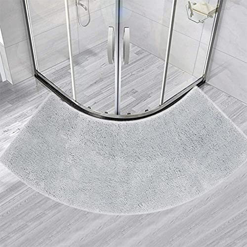 Flauschige, gebogene Duschmatte, rutschfest, 45 x 110 cm, waschbar, Badezimmerteppich für Eckbadewanne, Grau