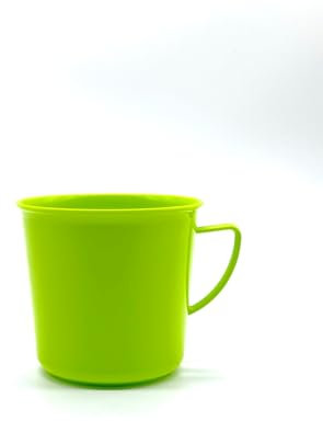 Tazza 330 ml con manico in plastica, colore limone