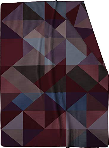 biederlack® Flauschige Kuscheldecke aus Baumwollmischgewebe I Made in Germany I Öko-Tex Made in Green I Wohndecke Purple Geometric mit violettem Dreieck-Muster I weiche Sofa-Decke in 150x200 cm
