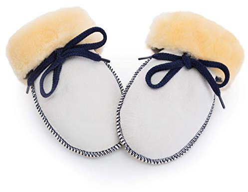 Niedliche Baby Lammfell-Fäustlinge von CHRIST - Unisex (für Jungen, Mädchen, Kleinkind, Kinder bis 18 Monate) mit Verbindungs-Band, warme Winter-Handschuhe in beige mit blauem Garn