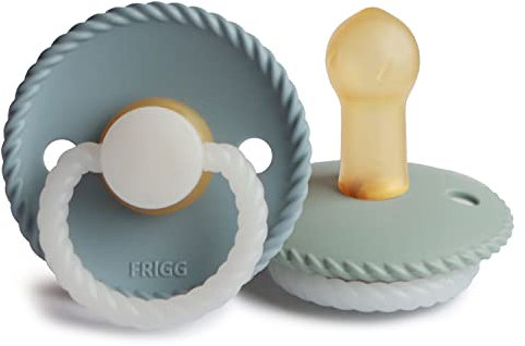 FRIGG Rope Latex Nacht Leucht-Schnuller | Schnuller 2 Packung | Symmetrischer Sauger in Kirschform | BPA-frei | Hergestellt in Dänemark | (Stone Blue Night/Sage Night, Größe 2 (6-18 Monate))