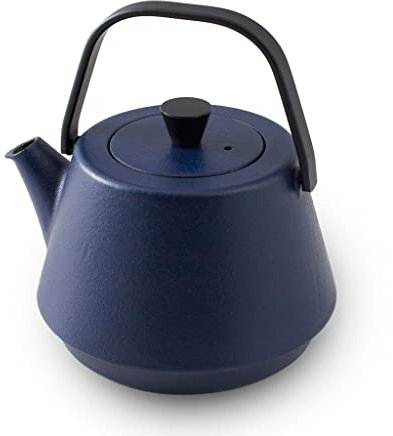 Beka Saga théière en fonte 1.2 L - Théière avec infuseur, anse rabattable et bec verseur anti-goutte - Bouilloire compatible avec tous feux - Couleur Indigo