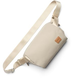 Bellroy Classic Sling (alltagstaugliche, minimalistische 3-Liter-Crossbody Tasche mit interner Organisation, verstellbarem Kreuzgurt und Autokompressionssystem) - Tahini