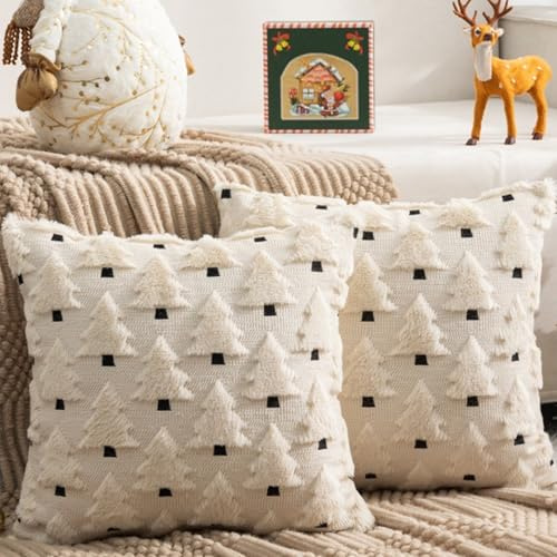 QUVITA Beige 2 Stück Weihnachts Kissenbezüge 45x45 cm, 3D Luxuriöse Plüsch-Optik, Weihnachtsbaum Design, Dekokissen für Couch Bett Home Weihnachtsdeko