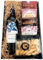 Deliex Cesta regalo con aceite o vino, patés y picos gourmet, elige la caja para regalar que más te guste con o sin alcohol, un regalo original para cualquier cumplido. (Caja con vino)