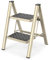 HBTower Escalera 2 Peldaños Plegable, Taburete Ligero y Compacto con Peldaños Antideslizantes, Estructura de Acero Resistente, Soporta 150 kg, Portátil para Hogar y Cocina