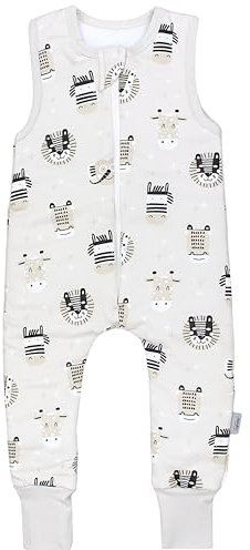 TupTam Schlafsack mit Füßen – Ganzjahresschlafsack Baby 2.5 TOG aus Baumwolle, OEKO-TEX zertifiziert, Farbe: Safari Tierköpfe Zebra Löwe Giraffe, Größe: 104-110