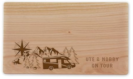 Personalisiertes Frühstücksbrettchen Wohnmobil aus nachhaltigem Ahornholz – Schneidebrettchen 26x15x1,5 cm - Camping Zubehör und Geschenkidee für Camper!