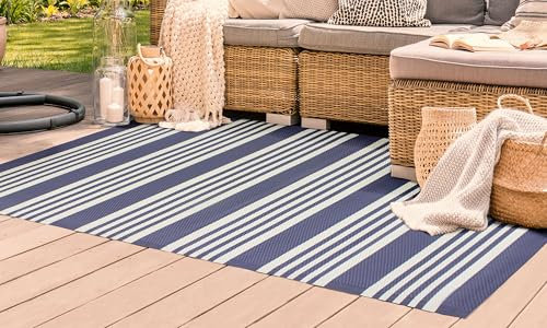The Deco Factory NATOU Outdoor-Teppich, gestreift, Blau, 120 x 180 cm
