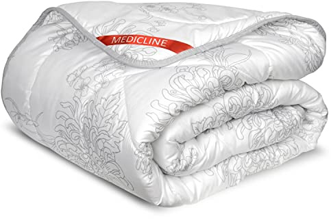 Medicline Steppdecke 140x200cm Ganzjahresdecke Schlafdecke Bezugsmaterial aus Mikrofaser mit Faden Gesteppt Silikonfüllung 200g/m2 Antiallergisch Waschbar bis 30 Grad (Blumenmuster, 140 x 200 cm)
