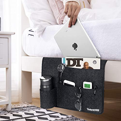 Betoores Betttasche, organizer tasche bett, Sofa Anti-Rutsch Nachttisch Tasche mit Flaschenhalter, für Bettgeländer, Betten, Schreibtische, Theken - Dunkelgrau