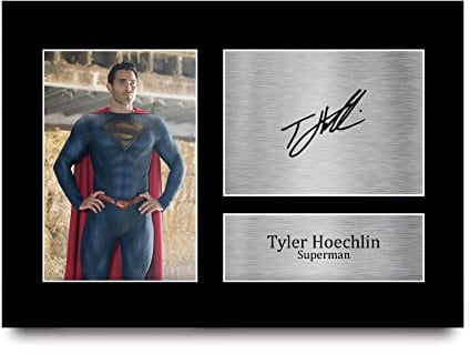 HWC Trading A4 Tyler Hoechlin Superman Geschenke Gedrucktes Signiertes Autogramm Foto für Fans von Fernsehshows
