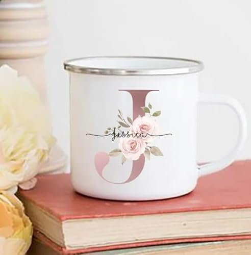 Générique Tasse florale personnalisée avec prénom et initiale rose - Acier émaillé - 360mL - Tasses à thé, café, chocolat chaud, Noel, anniversaire, cadeau maitresse, fête des mères, départ retraite