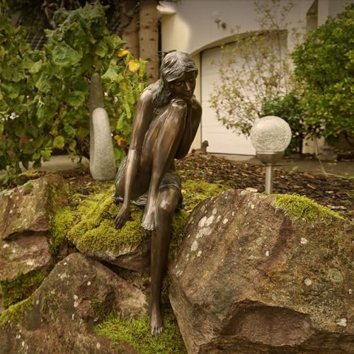 Yerd Bronzefigur Emanuelle 70 cm hoch lebensgroß Frauenakt, sitzend, modern, handgefertigt