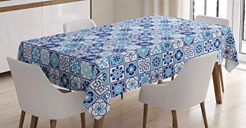 ABAKUHAUS Azulejo Tischdecke, Ethnische Blumenmotiv Squares, Für den Inn und Outdoor Bereich geeignet Waschbar Druck Klar Kein Verblassen, 140 x 170 cm, Dark Sky Blue Himmelblau und Weiß