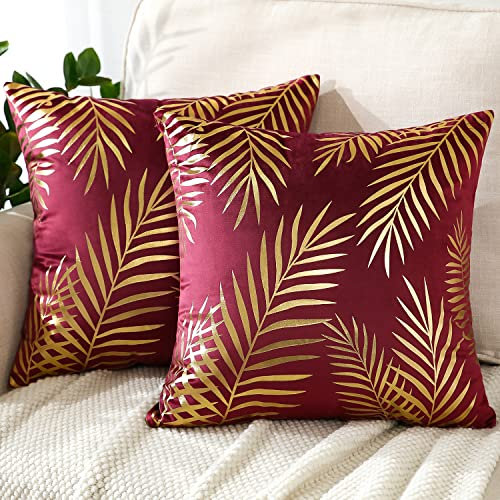 JOTOM Dekorative Kissenbezug Gold Heißpräge Kissenhülle Modern Warm Sofakissen Dekokissen Bezug 2er Set 45x45 cm für Couch Bett Sofa Stuhl Outdoor Garten (Samt Golden Blätter, Weinrot)