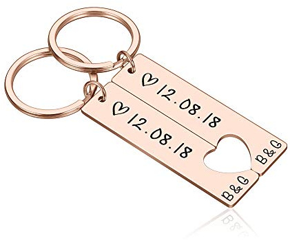 Juego de llaveros de corazón personalizados con nombre y fecha de rey grabado, llavero de amor, regalo para novios, novios, parejas, llaveros (2 piezas)