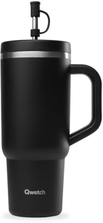QWETCH - Travel Cup 900ml avec Paille & Anse - 48h Glacé / 12h Froid - Gourde Isotherme Inox Recyclé - Mug avec Bouchon à Vis Anti-Éclaboussures - Tasse Thermos - Noir