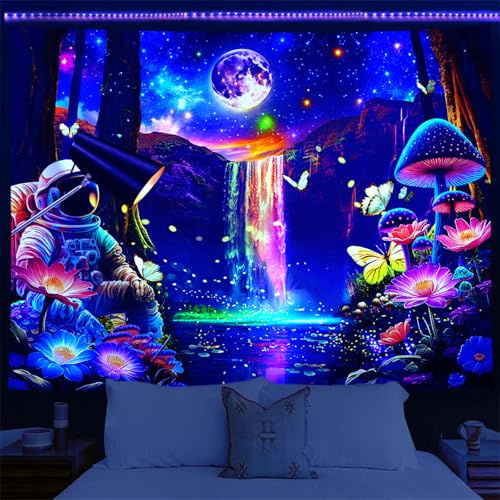 Yosugar UV Reaktiv Wandteppich,Schwarzlicht Astronaut Wandteppich Wandbehang,Mond Wald Wasserfall Wandteppich für Schlafzimmer Wohnheim Party Deko(150L x 130B cm)