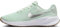 Nike Revolution 7 Straßenlaufschuh für Damen, Barely Green/Metallic Silver-White, FB2208-303, 38 EU (W 7 US)