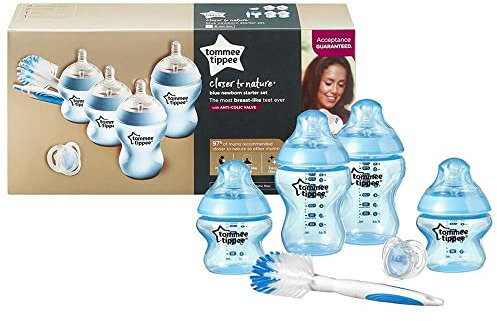 Tommee Tippee Closer to Nature Newborn Baby Starter Set | Includes 2 x 150ml + 2 x 260ml Baby Bottles, Soother & Cleaning Brush, 0m+ | Blue