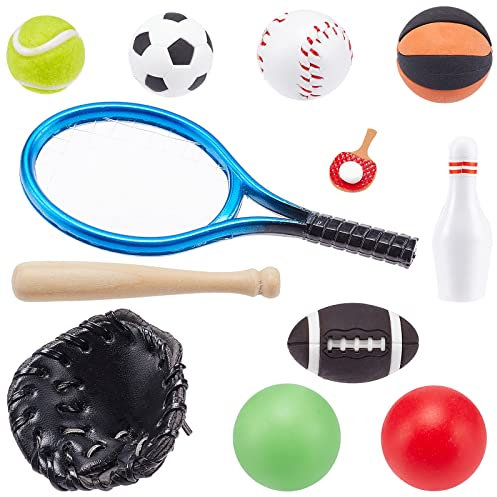 FINGERINSPIRE 24 teiliges Haus Sportset Baseball Tennis Fußball Basketball Rugby Bowling Tischtennis Ball Schläger Haus Dekoration Zubehör für die Haus Kollektion