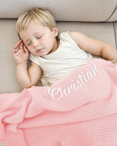 GELLEDI Personalisierte Strickdecke mit Baby-Namen – individuell Besticktes Geschenk für Babypartys und Kindergärten