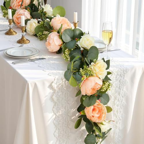 Lewondr Künstlicher Eukalyptus Girlande mit Blumen – 4 Rosen 4 Pfingstrosen, 1,8M Kunst-Blumenranken Gestecke, Pflegefrei für Hochzeitstisch Regal Hintergrund Party Raumdeko, Gemischt Champagner