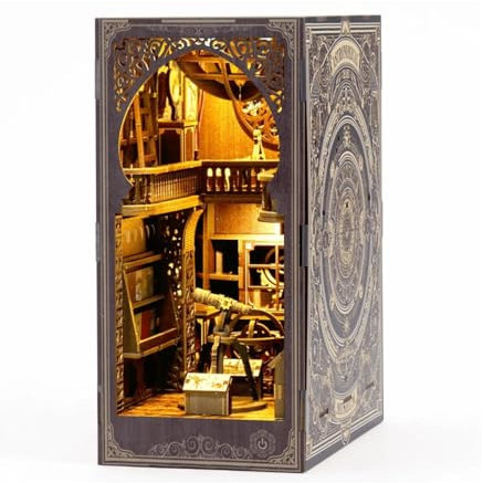 MagicHolz – Astronomie Museum Book Nook Diorama – DIY Booknook Kit aus Holz – Miniatur Bausatz mit Möbeln & LED Lampe – 3D Holzpuzzle perfekt als Buchstütze & Bücherregal Deko