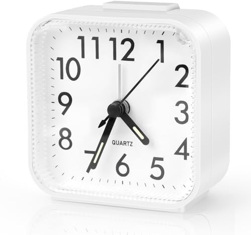 TNOMSNO Réveil à Quartz, Réveil Analogique Silencieux avec Snooze et Lumière, Portable Voyage RéVeil, Reveil a Piles pour Chambre à Coucher, Bureau, Voyage