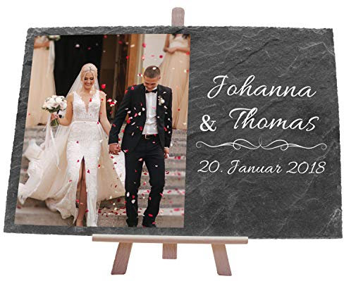 wandmotiv24 Schiefertafel Hochzeit mit Staffelei, Personalisierbar Digitaldruck Farb-Foto + Vornamen + Datum, Querformat 30x20cm, Hochzeitsgeschenk, Geschenkidee Brautpaare, Verlobung