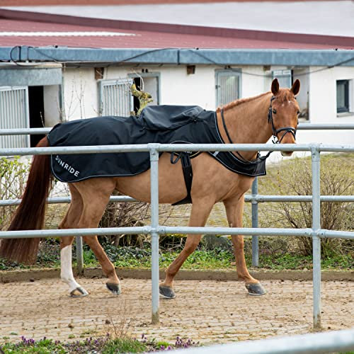 SUNRIDE wasserdichte Ausreitdecke für Pferde “Derby” - reflektierende Streifen - Fleece an der Innenseite - extra Regenschutz für den Sattel (165 cm)
