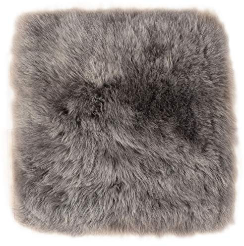 Lammfell Pad Grau Sitzauflage Stuhlkissen Stuhlauflage kurzwollig aus echtem Island Lammfell grau gefärbt 37 x 37 cm