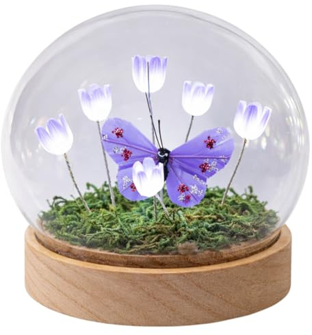 Kremers Schatzkiste LED Deko Kugel Lila Blumen Schmetterling Glaskugel mit Holzsockel Timer 13cm - batteriebetriebene Frühlingsdeko für Tisch, Fensterbank & Geschenk