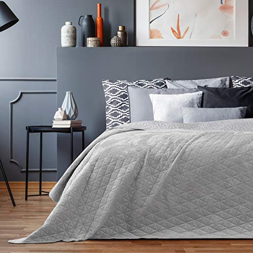 RESTILO Tagesdecke 240x260 cm Silber Steppung Velvet Samt Laila