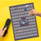 Mad Monkey Top 100 Serien Scratch Poster – Geschenk für Serienjunkies, Violet