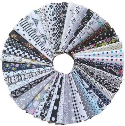 TPZORJX 50pcs Patchwork Stoff Paket 10cm x 10cm Blumenmuster bedruckte Farbsystem Patchwork Stoffe Bunte Baumwollstoff Set Bedruckte Stoffe für Puppenhaus Zubehör Kleidung DIY Basteln(Schwarz/Weiß)