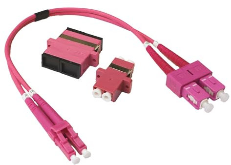 Conectra® - Glasfaserkabel Set mit passenden Adaptern | LC/UPC auf SC/UPC | Farbe Magenta | OM4 | Multimode | Duplex | ideal für FTTH Heimnetzwerke (Länge 25 cm)