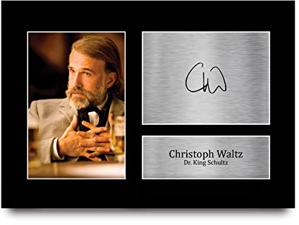 HWC Trading A4 Christoph Waltz Django Unchained Geschenke Geducktes Signiertes Autogramm Foto für Fans von Film Memorabilien