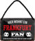 WOGEKA ART Retro Blechschild - Hier wohnt ein Frankfurt Fan Fußball - witziger Spruch als Geschenk-Idee zum Geburtstag Weihnachten zur Dekoration 18x12 cm Vintage-Design Hänge-Schild aus Metall HS13