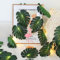 Lot de 2 guirlandes lumineuses en forme de feuilles de palmier, 20 LED tropicales artificielles à suspendre au mur, pour fête hawaïenne, thème de la jungle, plage, mariage, fête d'anniversaire,