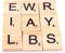 Baxnore 100 Stück Holz-Alphabet-Puzzle-Brett, Alphabet-Holzteile, Holz-Puzzle-Fliesen, Zahlen-Anhänger, Rechtschreibung, Puzzle-Fliesen, Buchstaben zum Lernen